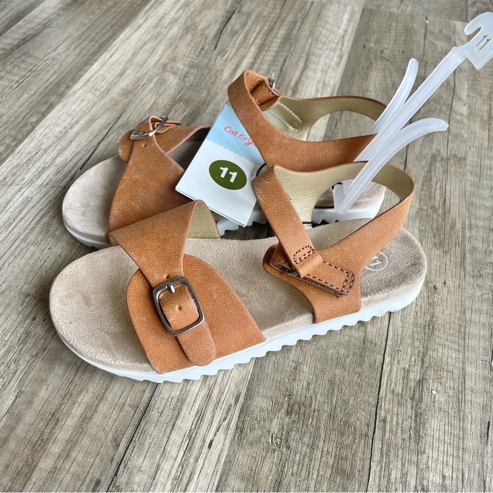 NWT girls Cat & Jack Tan Kids Sandals with Buckle, size 11